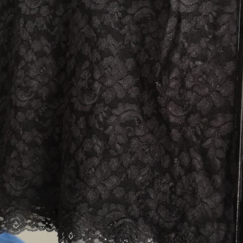 Lace top bundle - Picture 3 of 4